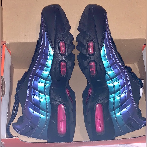 UNISEX NEW AUTHENTIC Nike Air Max 95 Premium Throwback Future - Picture 9 of 12